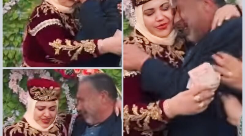أب يبكي في حفل حنة إبنته